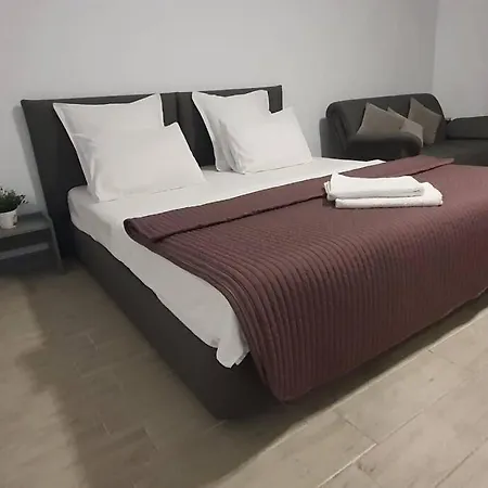 Apartment Seaview Studio Alezzy